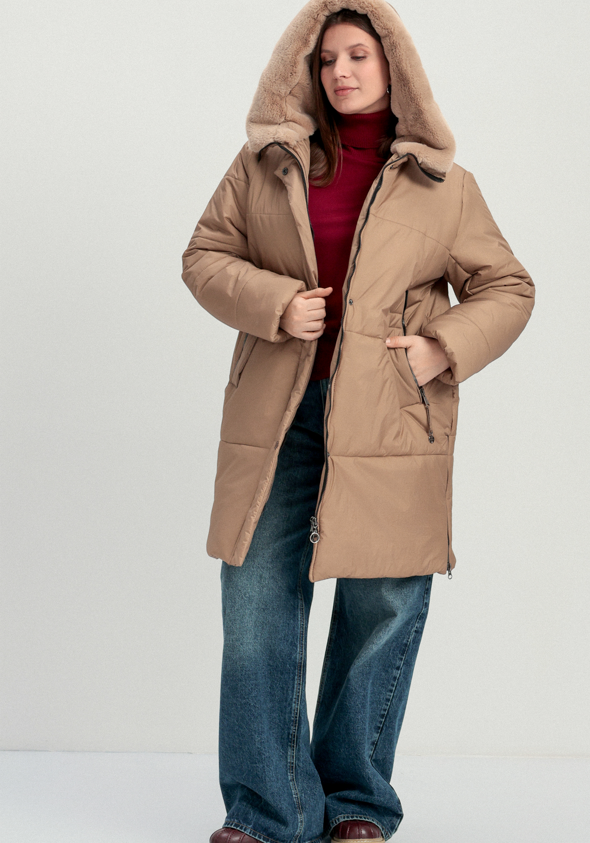 Пальто удлиненное с меховым капюшоном